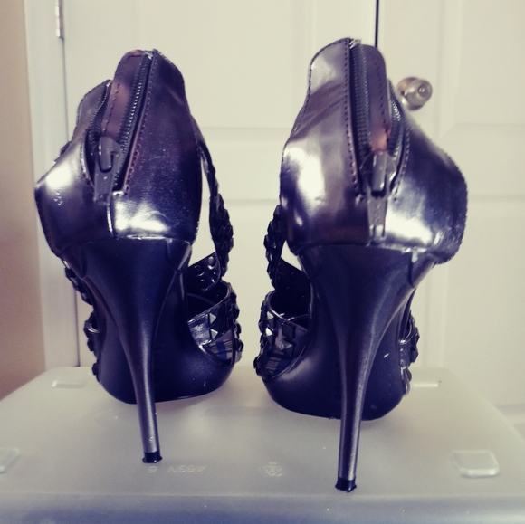 Michael Antonio Women's Silver Heels - Picture 3 of 10